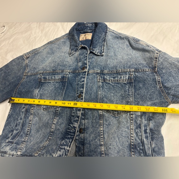 We The Free Distressed Blue Denim Jacket Women Size L. - Picture 9 of 16